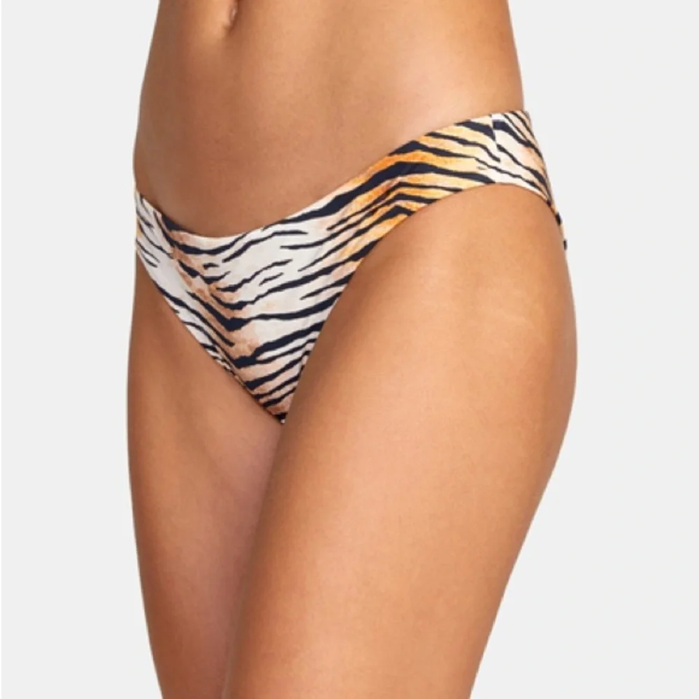 ☀️BILLABONG☀️ SOL SEARCHER CECI TR TIGHER CHEEKY BIKINI SET